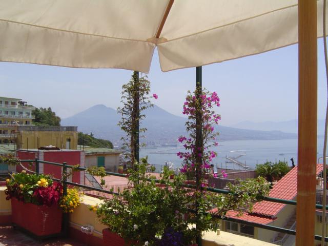 Una Terrazza Sul Golfo Νάπολη Εξωτερικό φωτογραφία